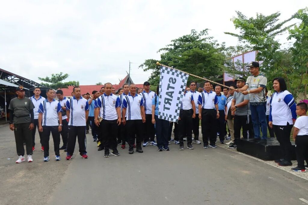 Semarak Hari Bhayangkara Ke-77, Polres Banjarbaru Selenggarakan Kegiatan Olahraga Bersama
