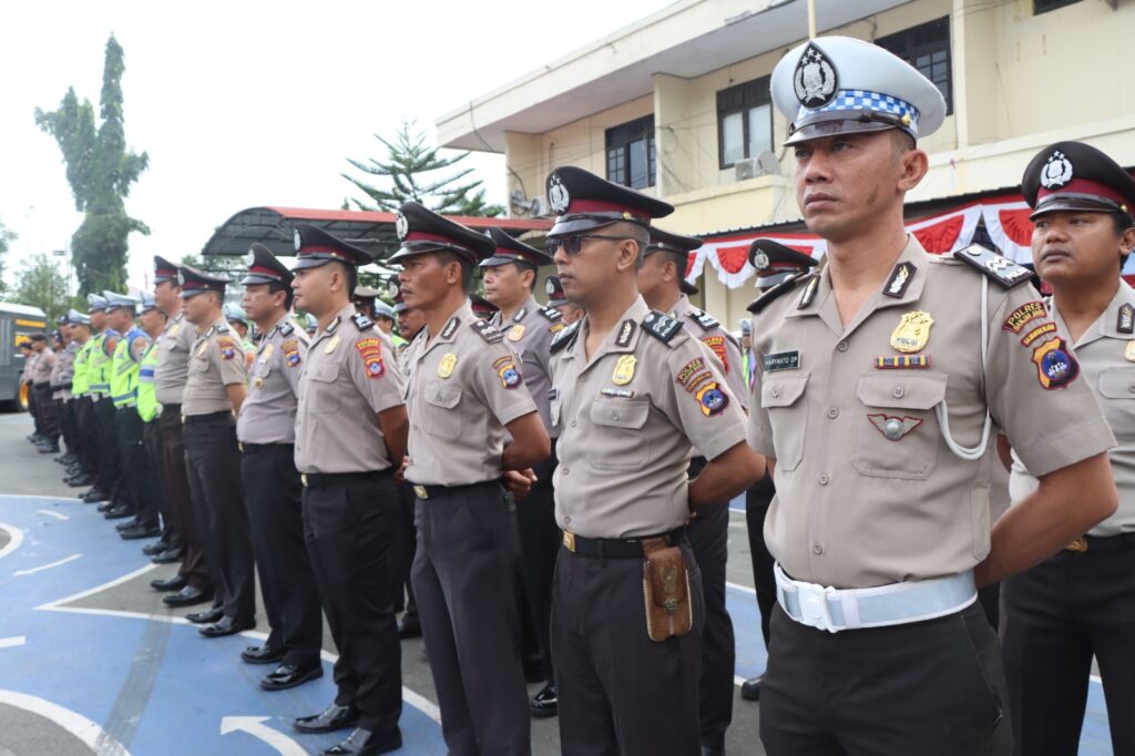 Sebanyak 23 Personel Polres Banjarbaru Mendapat Kenaikan Pangkat Jelang Hari Bhayangkara Ke-77