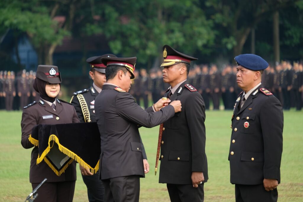 Kapolda Kalsel Irjen Pol Andi Rian Pimpin Upacara Hari Bhayangkara Ke-77