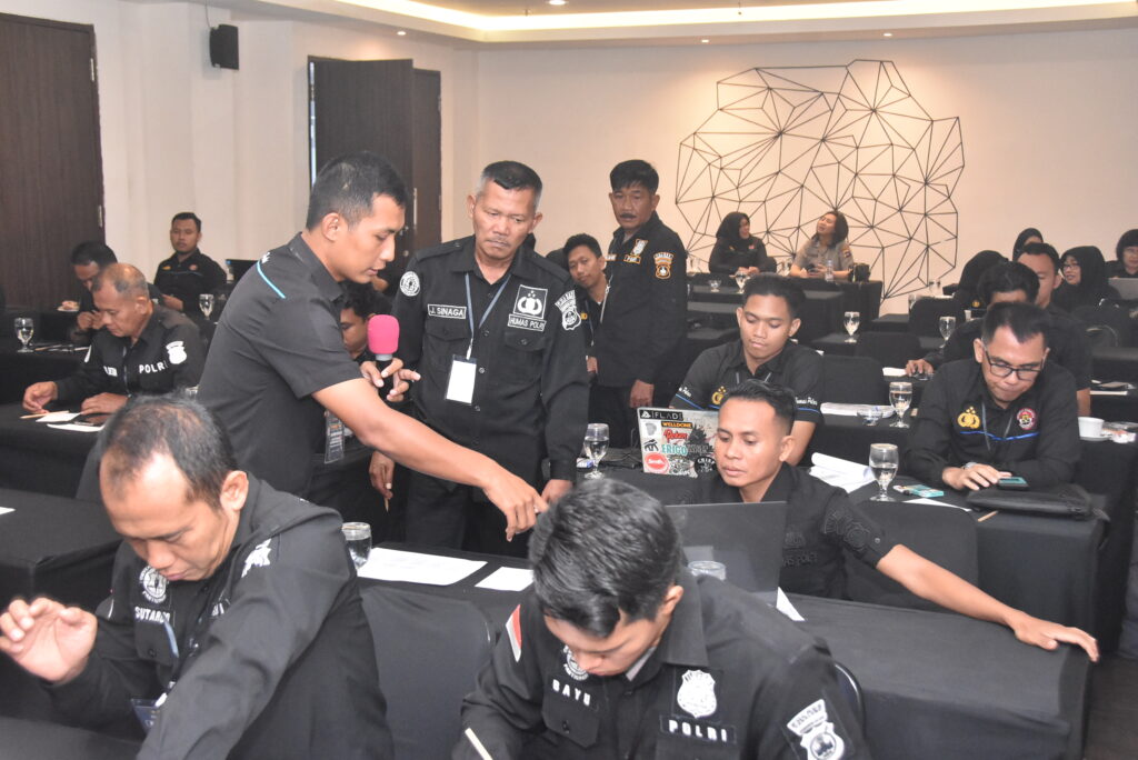 Bid Humas Polda Kalsel Gelar Pelatihan Sistem Pengelolaan Informasi Terpadu (SPIT)