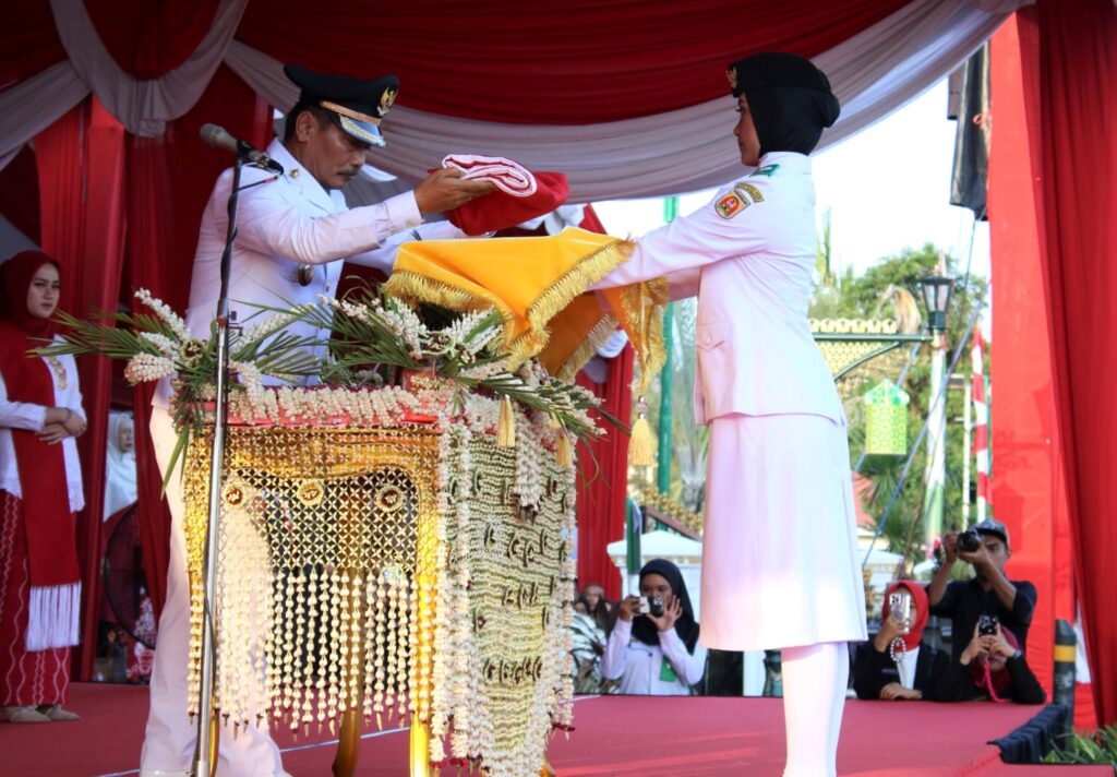 Upacara Penurunan Bendera Tutup Peringatan Hari Kemerdekaan Ke-78 Di Kota Banjarbaru