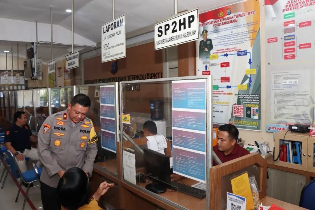 Sidak Ruang Pelayanan Publik Polres Banjarbaru, Kabag Ops Pastikan Masyarakat Sudah Terlayani Dengan Baik