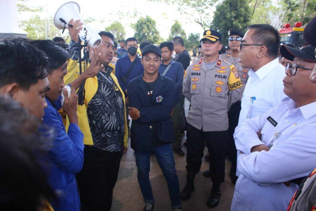 Pastikan Kondusifitas, Polres Banjarbaru Lakukan Pengamanan Pada Penyampaian Aspirasi Aliansi BEM Se-Kalsel