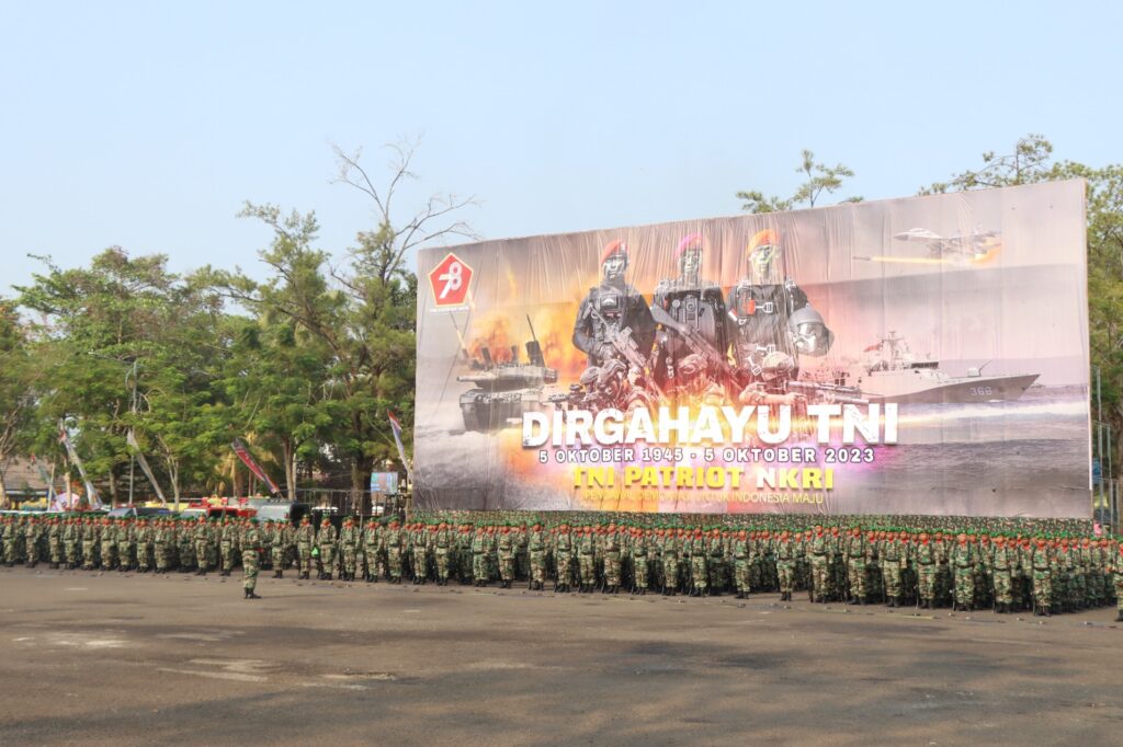 Hadiri Upacara Peringatan HUT TNI Ke-78, Kapolres Banjarbaru Berharap Sinergitas Dalam Menjaga Kamtibmas Tetap Senantiasa Terjaga
