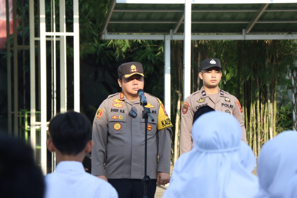 “Police Goes To School”, Kapolres Banjarbaru Berikan Edukasi Cegah Bullying Di Lingkungan Sekolah