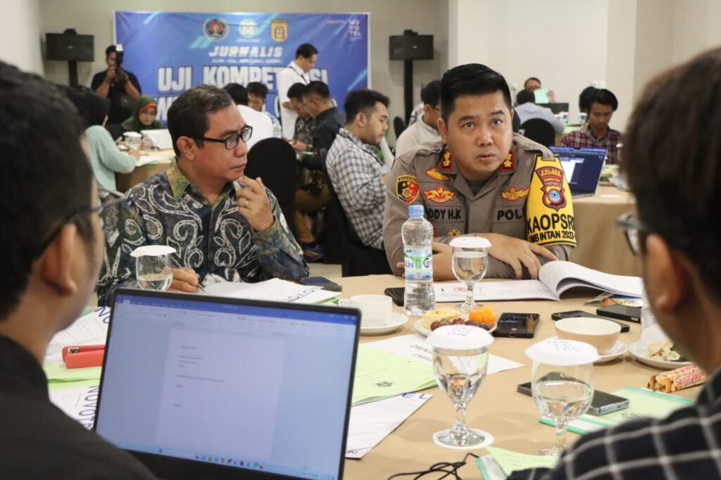 Jadi Narasumber Di Ujian Kompetensi Wartawan, Kapolres Banjarbaru Sanjung Kredibilitas Dan Kompetensi Insan Pers