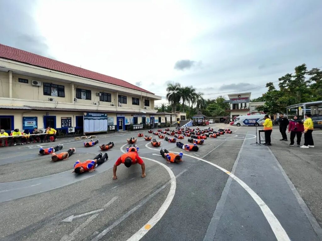 Jaga Kondisi Tubuh Agar Tetap Prima, Polres Banjarbaru Gelar Kesamaptaan Jasmani Periode I Tahun 2024