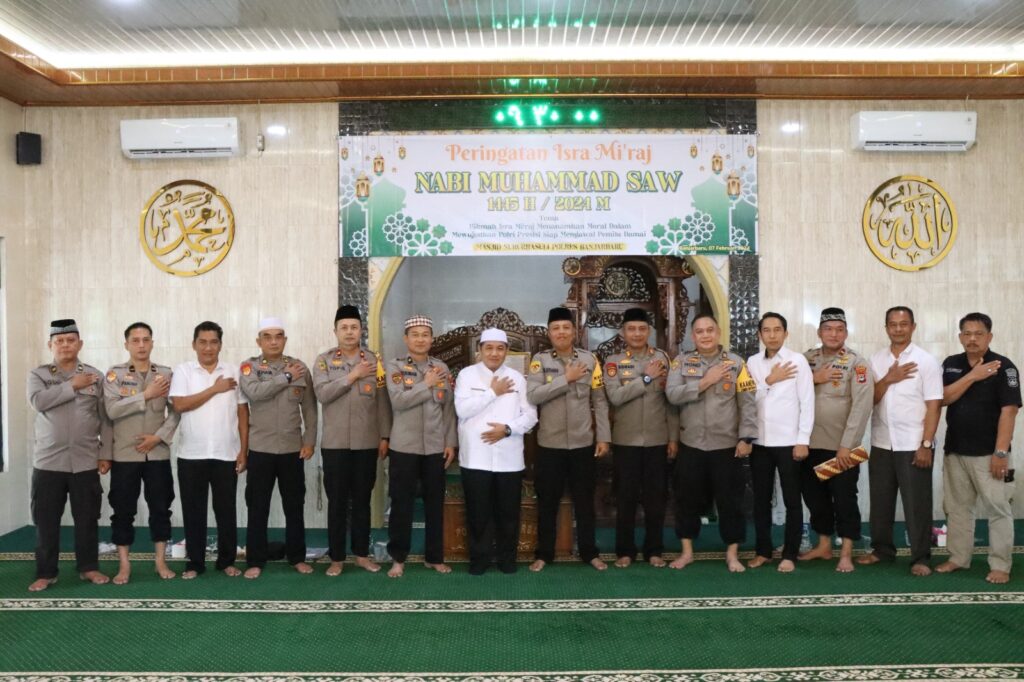 Gelar Peringatan Isra Mi’raj Nabi Besar Muhammad SAW Tahun 1445 H, Polres Banjarbaru Juga Adakan Do’a Bersama Agar Pemilu 2024 Berjalan Aman Dan Damai