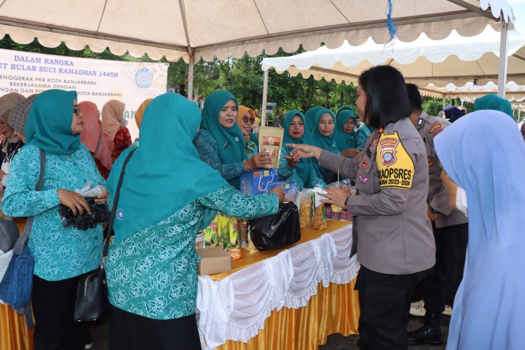 Wakapolres Banjarbaru Dukung Pasar Murah Bersubsidi untuk Pengendalian Inflasi dan Menyambut Bulan Suci Ramadhan