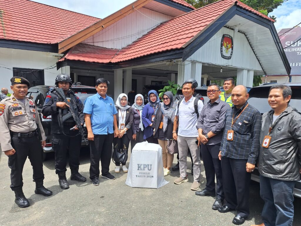 Polres Banjarbaru Kawal Ketat Pergeseran Hasil Rekapitulasi Suara Tingkat Kota Ke KPU Provinsi