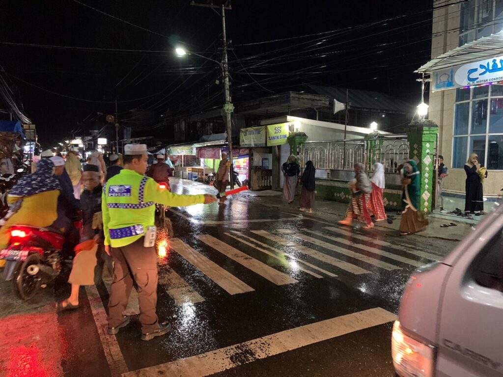 Amankan Jalannya Ibadah Tarawih, Polres Banjarbaru Turunkan Ratusan Personel