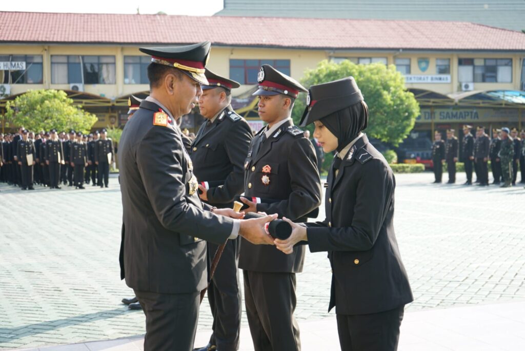 71 Personel Polda Kalsel Terima Penghargaan di Hari Kebangkitan Nasional