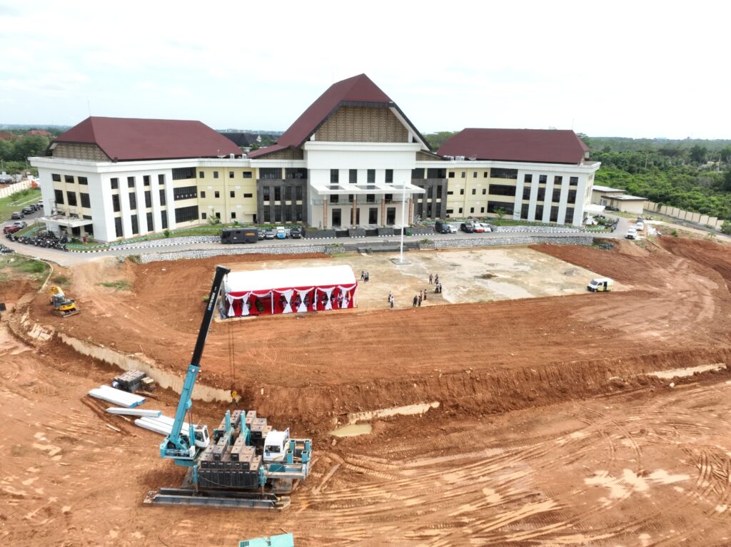 Kapolda Kalsel Lakukan Ground Breaking Gedung Presisi 2 Ditreskrimum di Mako Polda Kalsel Banjarbaru