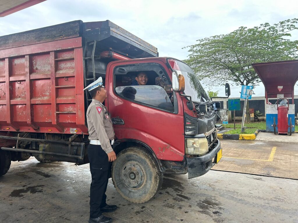 Tingkatkan Keamanan dan Ketertiban, Polsek Cempak Rutin Gelar Patroli Dialogis
